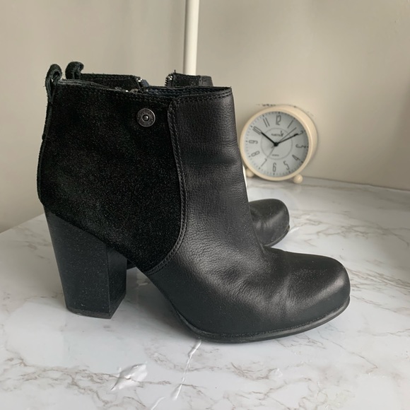 Tommy Hilfiger Black Boots Size 6.5 - Picture 2 of 5
